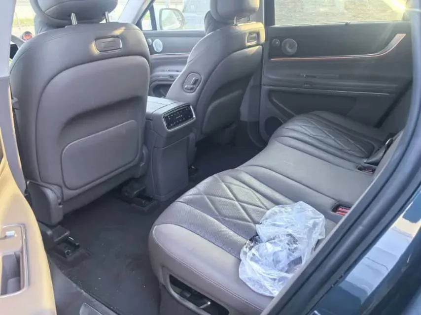 2024 AITO AITO M9 1.5T 152HP L4 REEV 42KWH,autocango,china used car exporter,china ev exporter,chinese used car exporter,chinese used ev exporter