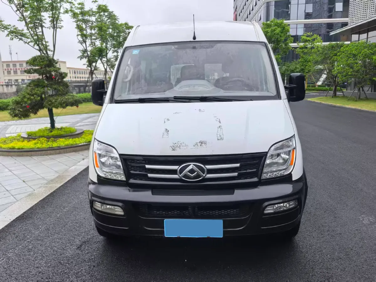 2019 MAXUS XinTu V80 2.5T 136HP L4 6MT,autocango,china used car exporter,china ev exporter,chinese used car exporter,chinese used ev exporter