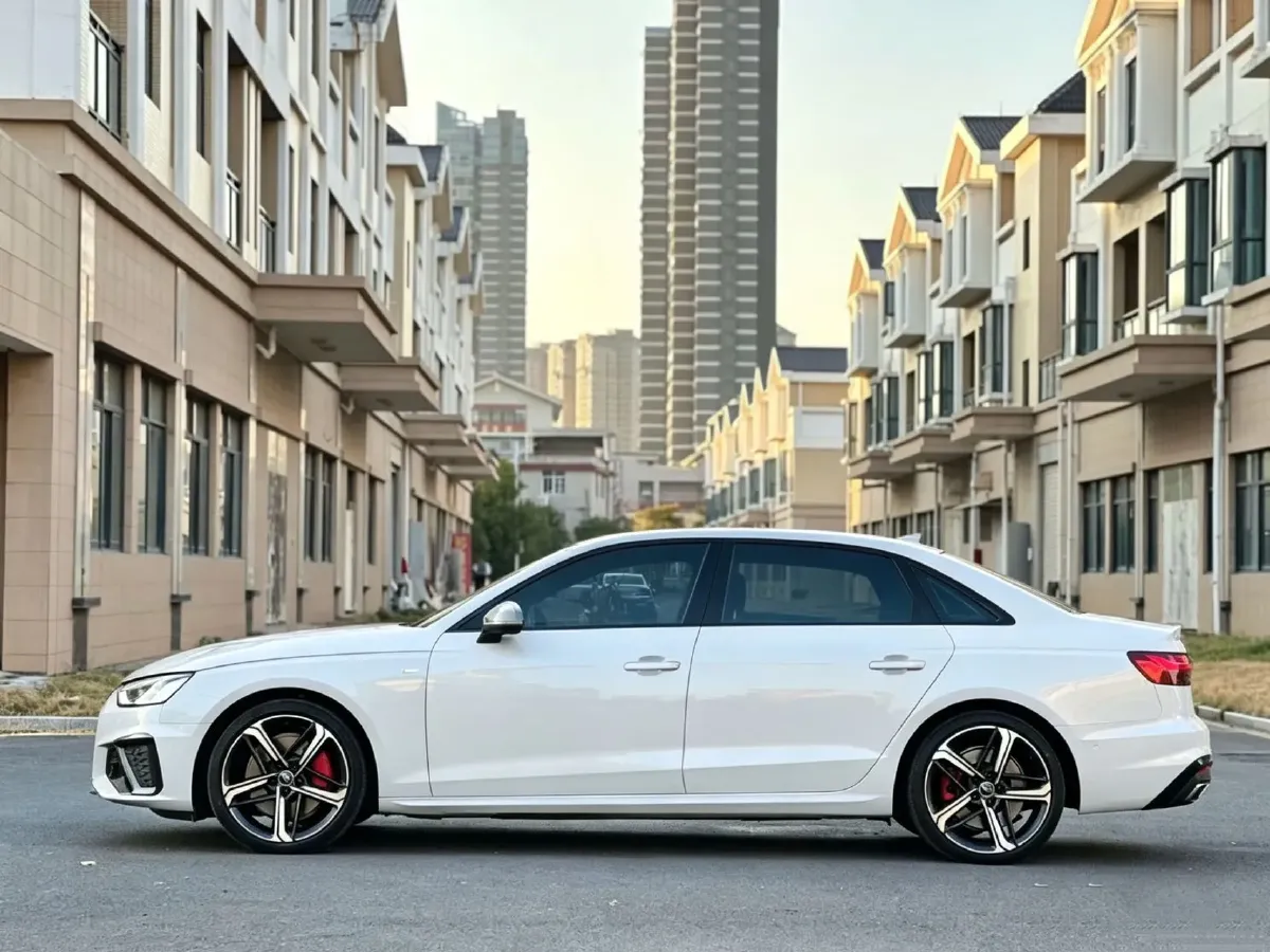 2022 Audi A4L 2.0T 252HP L4 7DCT,autocango,china used car exporter,china ev exporter,chinese used car exporter,chinese used ev exporter