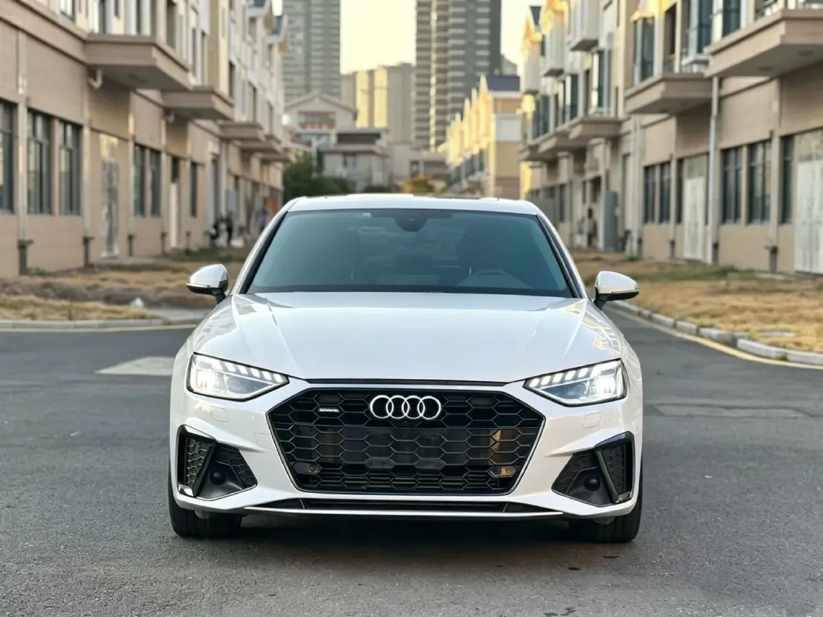 2022 Audi A4L 2.0T 252HP L4 7DCT,autocango,china used car exporter,china ev exporter,chinese used car exporter,chinese used ev exporter
