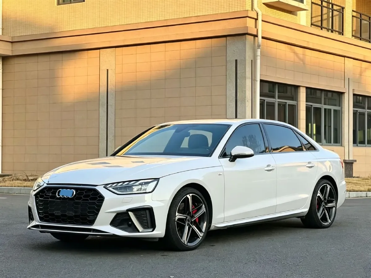 2022 Audi A4L 2.0T 252HP L4 7DCT,autocango,china used car exporter,china ev exporter,chinese used car exporter,chinese used ev exporter