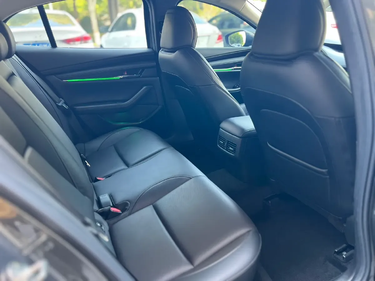 2021 Mazda 3 Axela 2.0L 158HP L4 6AT,autocango,china used car exporter,china ev exporter,chinese used car exporter,chinese used ev exporter