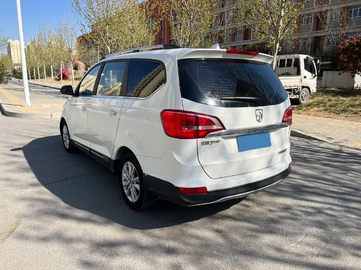 2016 BaoJun 730 1.5L 112HP L4 5MT,autocango,china used car exporter,china ev exporter,chinese used car exporter,chinese used ev exporter