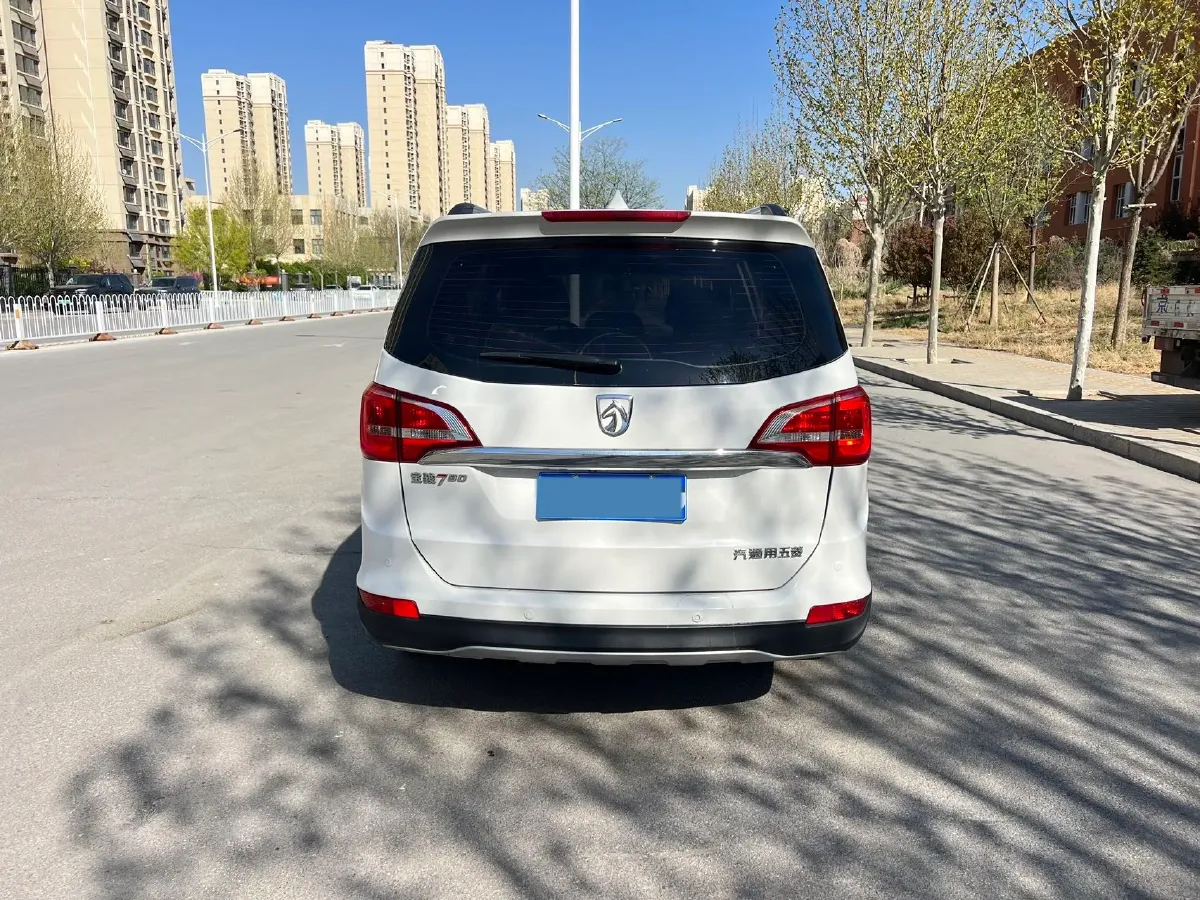 2016 BaoJun 730 1.5L 112HP L4 5MT,autocango,china used car exporter,china ev exporter,chinese used car exporter,chinese used ev exporter