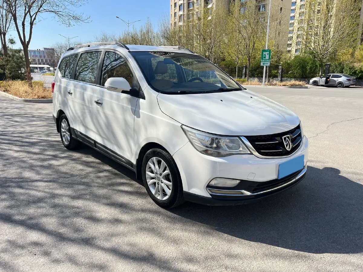 2016 BaoJun 730 1.5L 112HP L4 5MT,autocango,china used car exporter,china ev exporter,chinese used car exporter,chinese used ev exporter