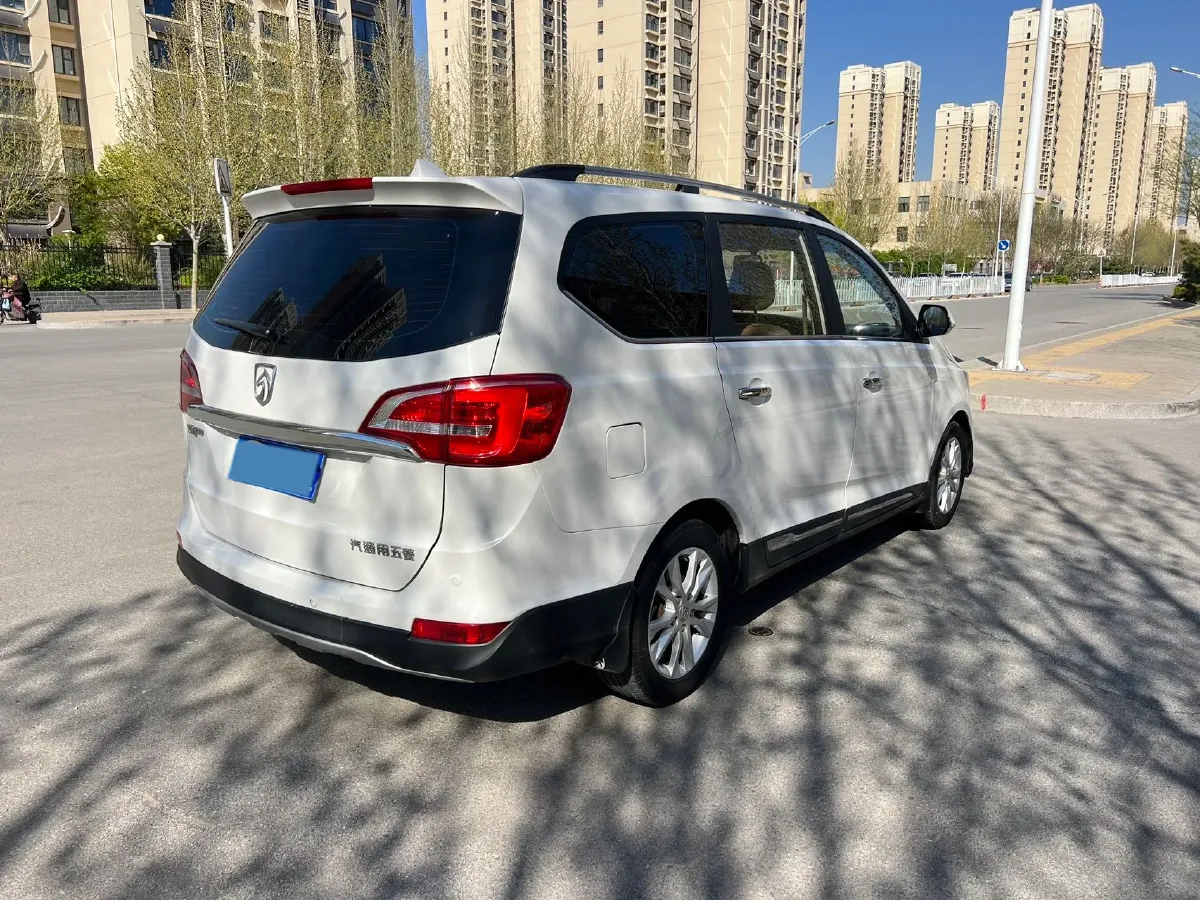 2016 BaoJun 730 1.5L 112HP L4 5MT,autocango,china used car exporter,china ev exporter,chinese used car exporter,chinese used ev exporter