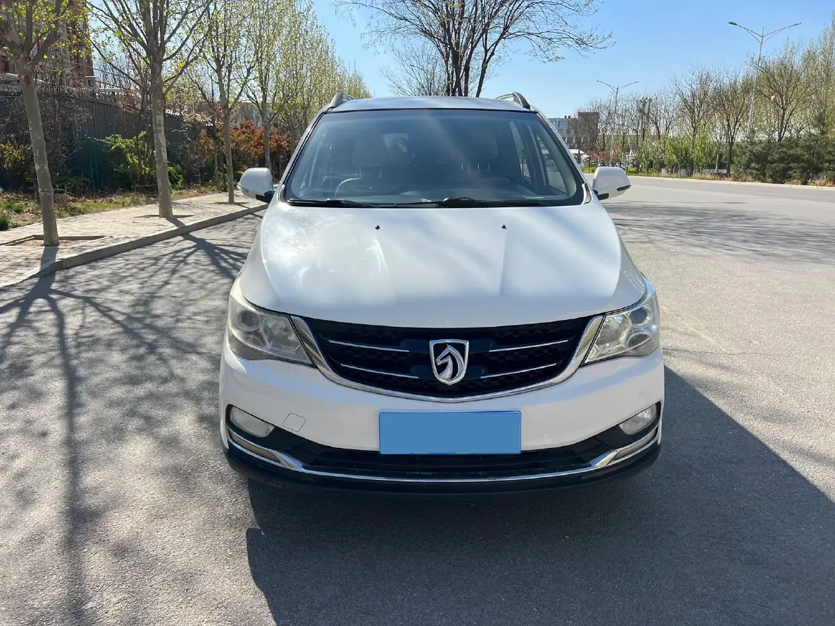 2016 BaoJun 730 1.5L 112HP L4 5MT,autocango,china used car exporter,china ev exporter,chinese used car exporter,chinese used ev exporter