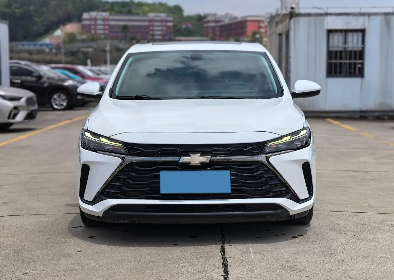 2023 Chevrolet Monza 1.5L 113HP L4 6DCT,autocango,china used car exporter,china ev exporter,chinese used car exporter,chinese used ev exporter