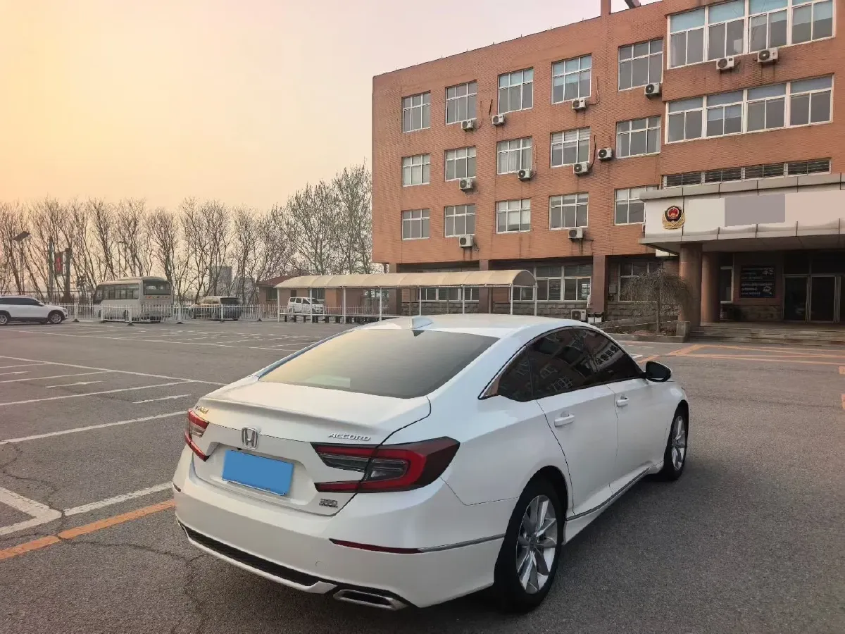 2022 Honda Accord 1.5T 194HP L4 CVT,autocango,china used car exporter,china ev exporter,chinese used car exporter,chinese used ev exporter