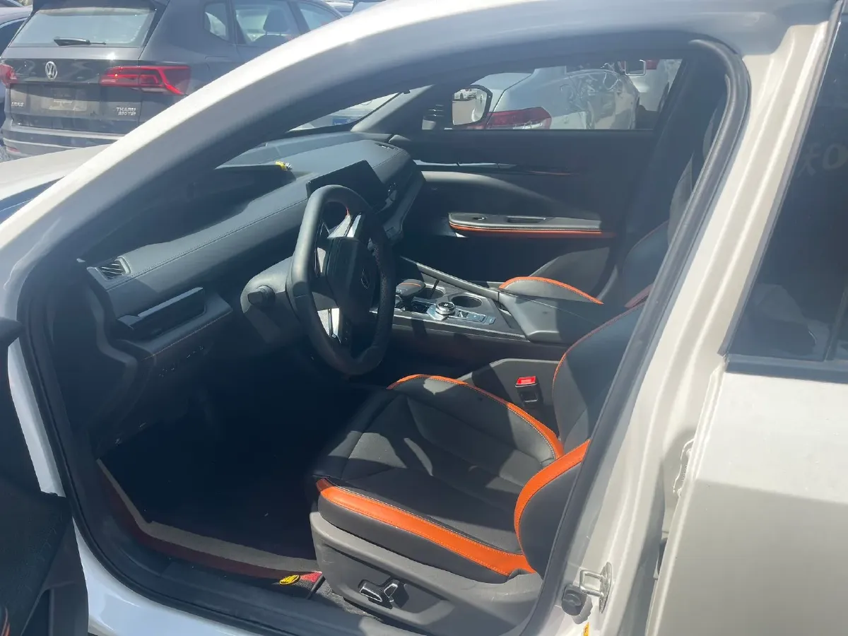 2023 ChangAn UNI-V 1.5T 188HP L4 7DCT,autocango,china used car exporter,china ev exporter,chinese used car exporter,chinese used ev exporter