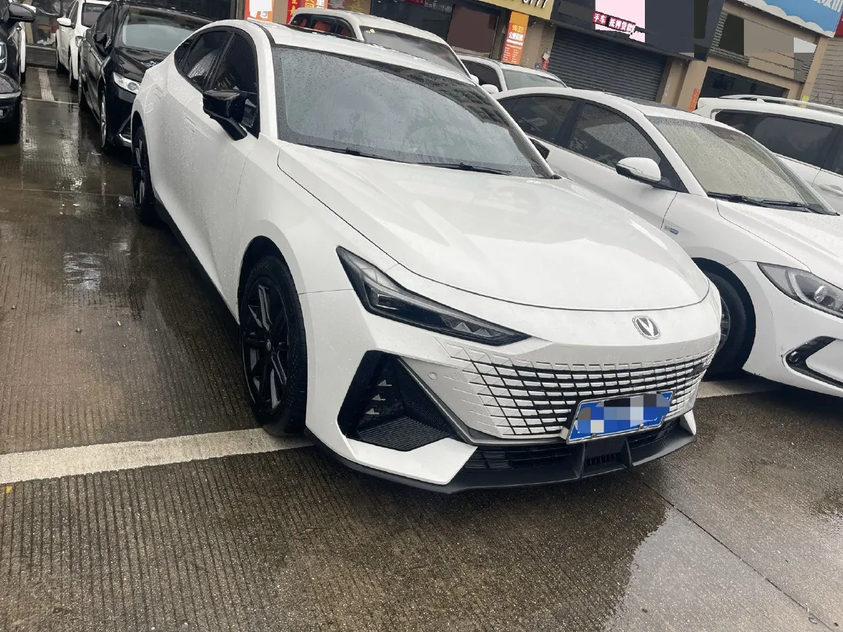 2023 ChangAn UNI-V 1.5T 188HP L4 7DCT,autocango,china used car exporter,china ev exporter,chinese used car exporter,chinese used ev exporter