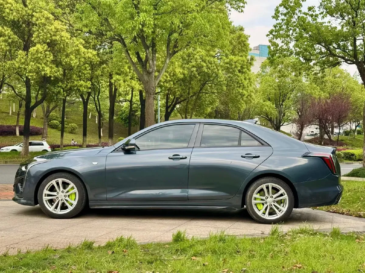 2021 Cadillac CT4 2.0T 237HP L4 8AT,autocango,china used car exporter,china ev exporter,chinese used car exporter,chinese used ev exporter