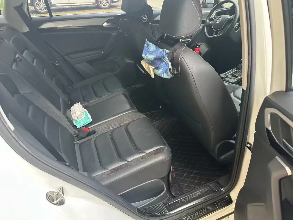 2019 MINI CLUBMAN 1.5T 102HP L3 6AT,autocango,china used car exporter,china ev exporter,chinese used car exporter,chinese used ev exporter