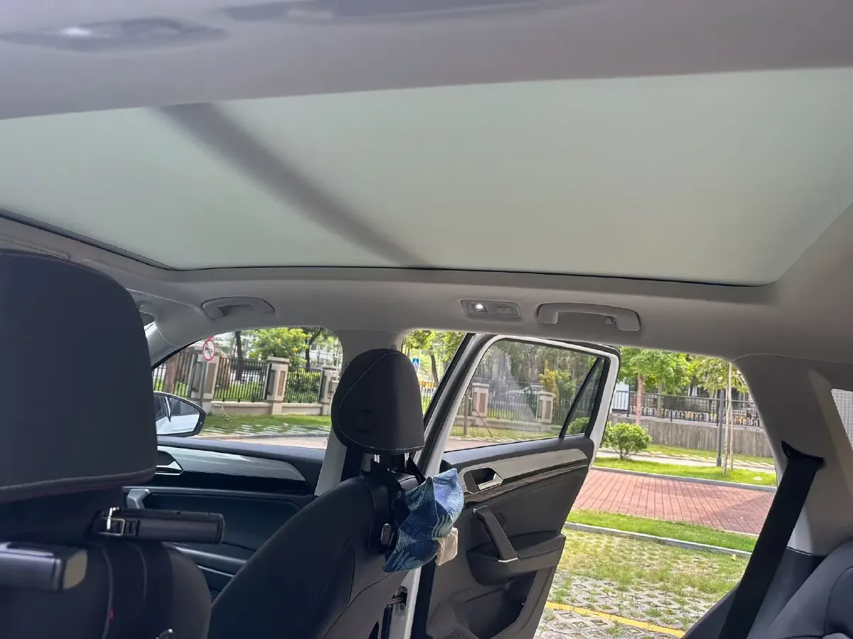 2019 MINI CLUBMAN 1.5T 102HP L3 6AT,autocango,china used car exporter,china ev exporter,chinese used car exporter,chinese used ev exporter