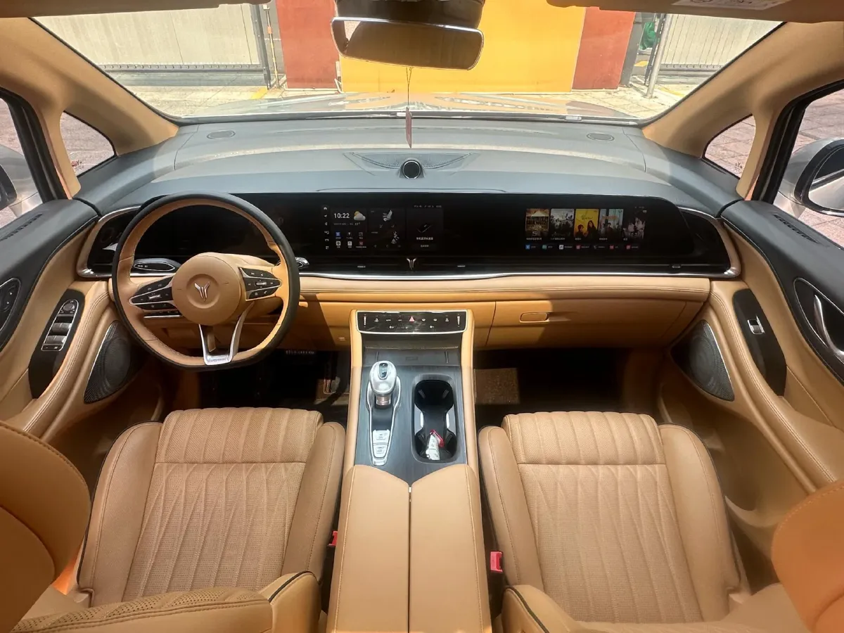 2022 Voyah Dream 1.5T 136HP L4 PHEV 25.57KWH,autocango,china used car exporter,china ev exporter,chinese used car exporter,chinese used ev exporter