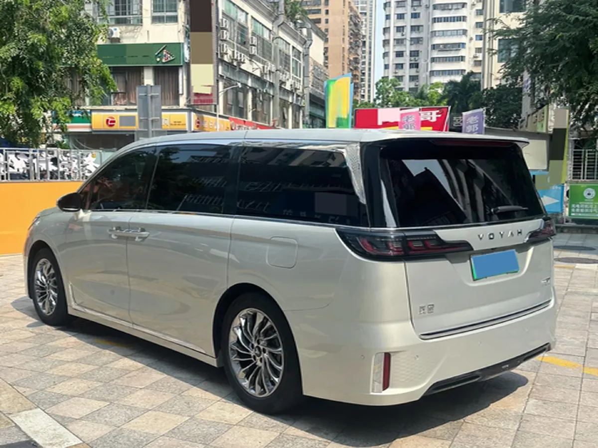 2022 Voyah Dream 1.5T 136HP L4 PHEV 25.57KWH,autocango,china used car exporter,china ev exporter,chinese used car exporter,chinese used ev exporter
