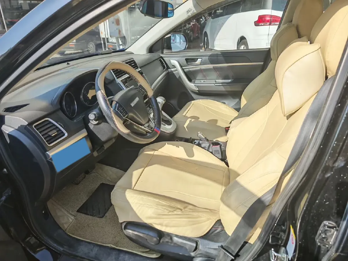 2018 Haval M6 1.5T 150HP L4 7DCT,autocango,china used car exporter,china ev exporter,chinese used car exporter,chinese used ev exporter