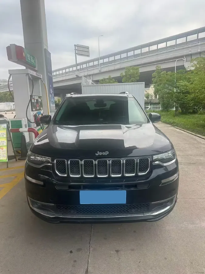 2018 Jeep Grand Commander 2.0T 265HP L4 9AT,autocango,china used car exporter,china ev exporter,chinese used car exporter,chinese used ev exporter