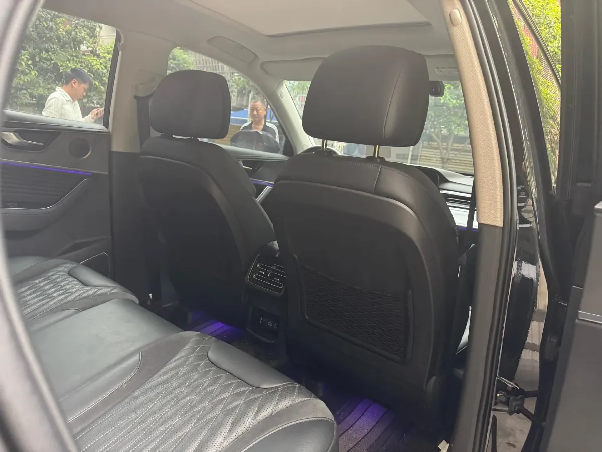 2023 HongQi HS5 2.0T 252HP L4 8AT,autocango,china used car exporter,china ev exporter,chinese used car exporter,chinese used ev exporter