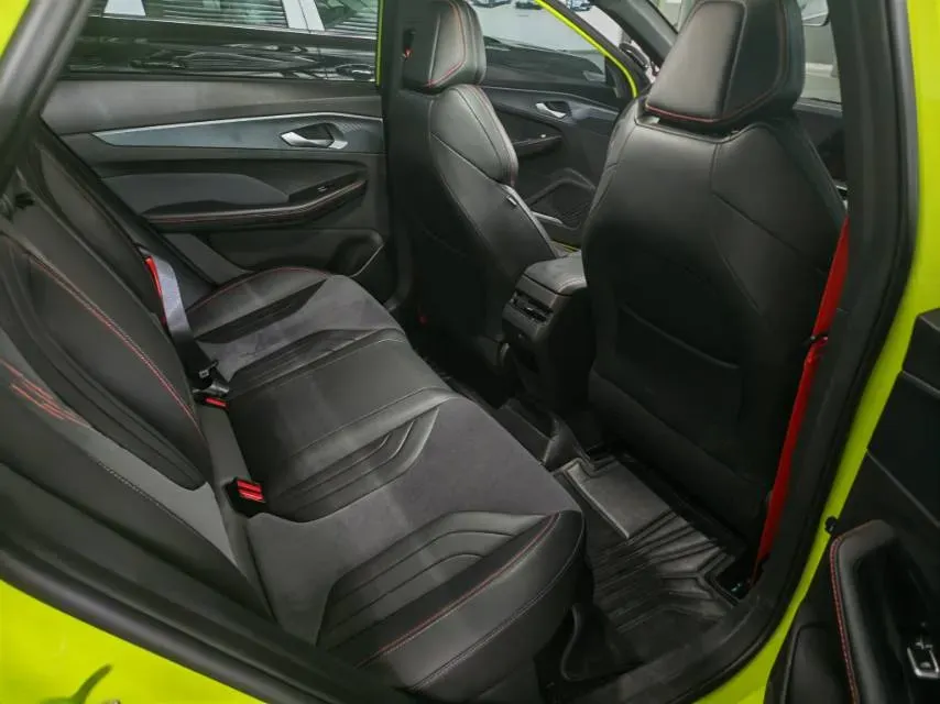 2022 Geely Binray 1.5T 181HP L4 7DCT,autocango,china used car exporter,china ev exporter,chinese used car exporter,chinese used ev exporter