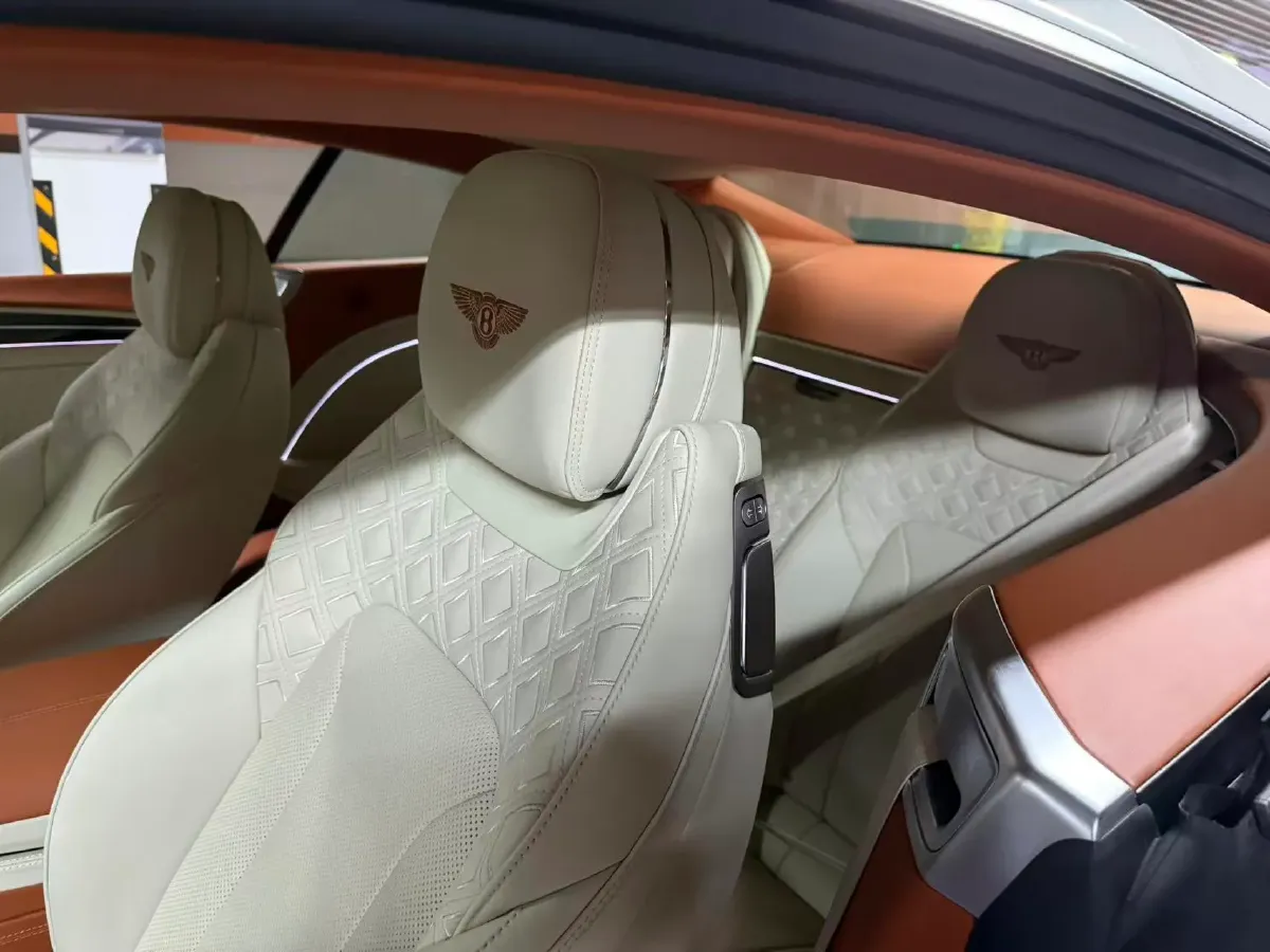 2022 Bentley Continental 4.0T 549HP V8 8DCT,autocango,china used car exporter,china ev exporter,chinese used car exporter,chinese used ev exporter