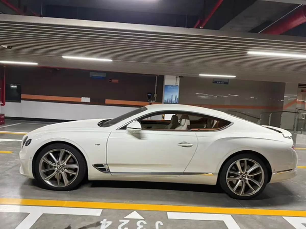 2022 Bentley Continental 4.0T 549HP V8 8DCT,autocango,china used car exporter,china ev exporter,chinese used car exporter,chinese used ev exporter