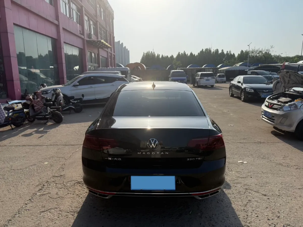 2023 Volkswagen Magotan 2.0T 186HP L4 7DCT,autocango,china used car exporter,china ev exporter,chinese used car exporter,chinese used ev exporter