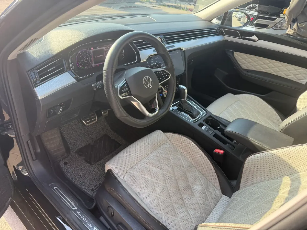 2023 Volkswagen Magotan 2.0T 186HP L4 7DCT,autocango,china used car exporter,china ev exporter,chinese used car exporter,chinese used ev exporter