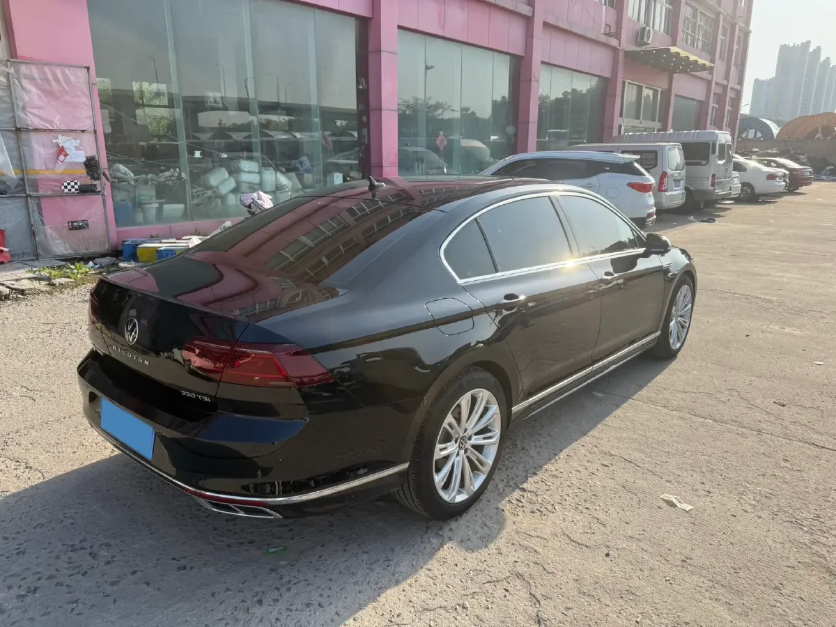 2023 Volkswagen Magotan 2.0T 186HP L4 7DCT,autocango,china used car exporter,china ev exporter,chinese used car exporter,chinese used ev exporter