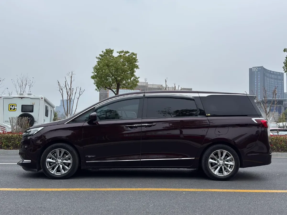 2022 Buick GL8 2.0T 237HP L4 9AT,autocango,china used car exporter,china ev exporter,chinese used car exporter,chinese used ev exporter