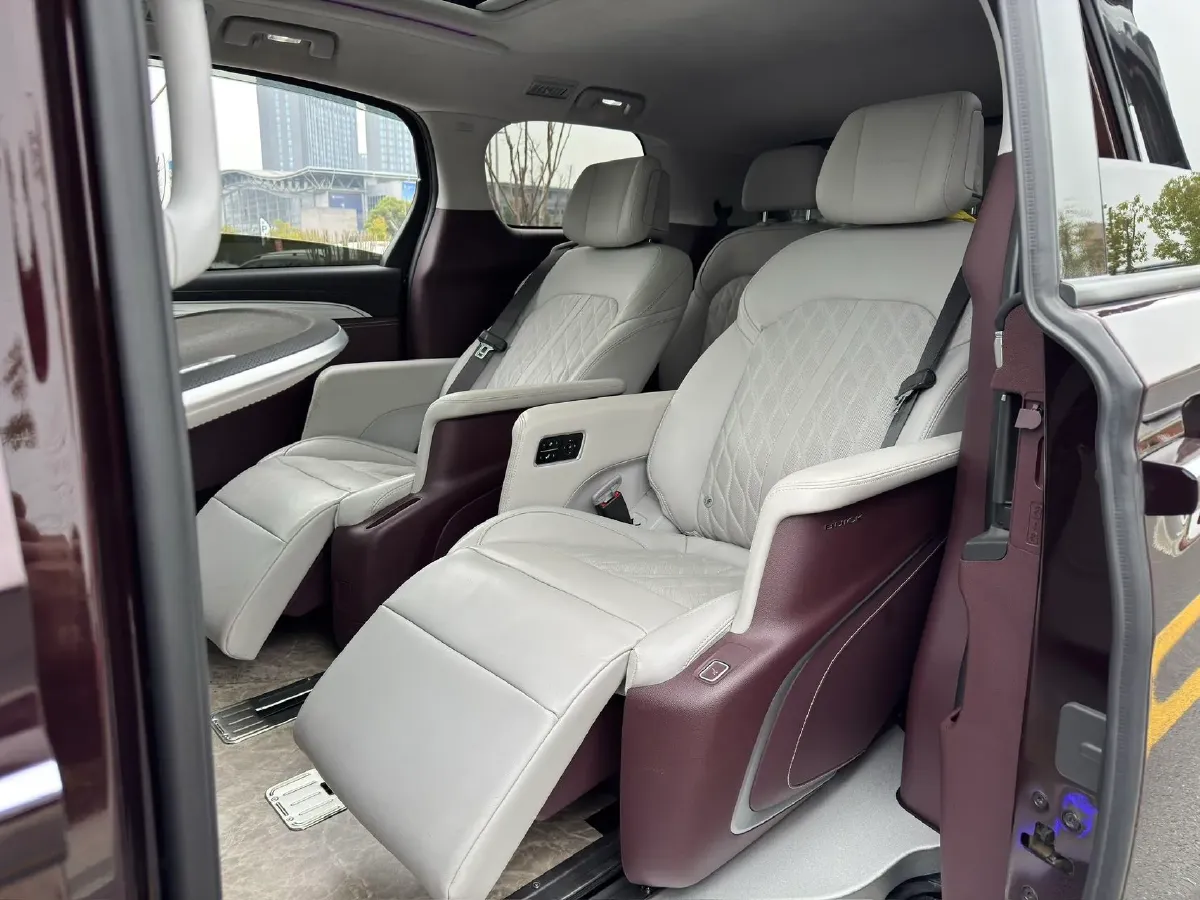 2022 Buick GL8 2.0T 237HP L4 9AT,autocango,china used car exporter,china ev exporter,chinese used car exporter,chinese used ev exporter