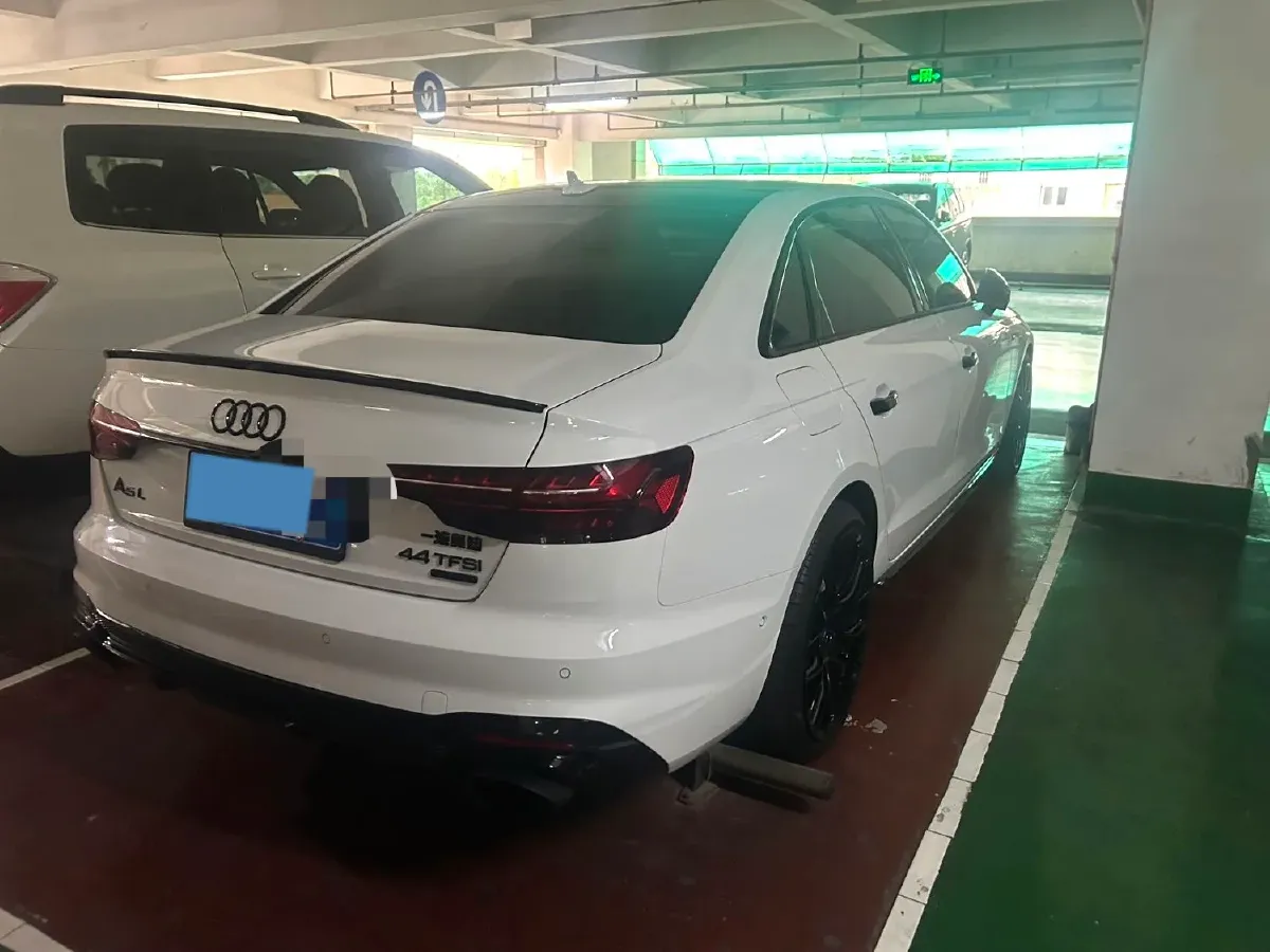 2024 Audi A4L 2.0T 245HP L4 7DCT,autocango,china used car exporter,china ev exporter,chinese used car exporter,chinese used ev exporter