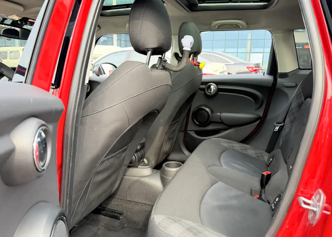 2016 MINI MINI 1.5T 136HP L3 6AT,autocango,china used car exporter,china ev exporter,chinese used car exporter,chinese used ev exporter