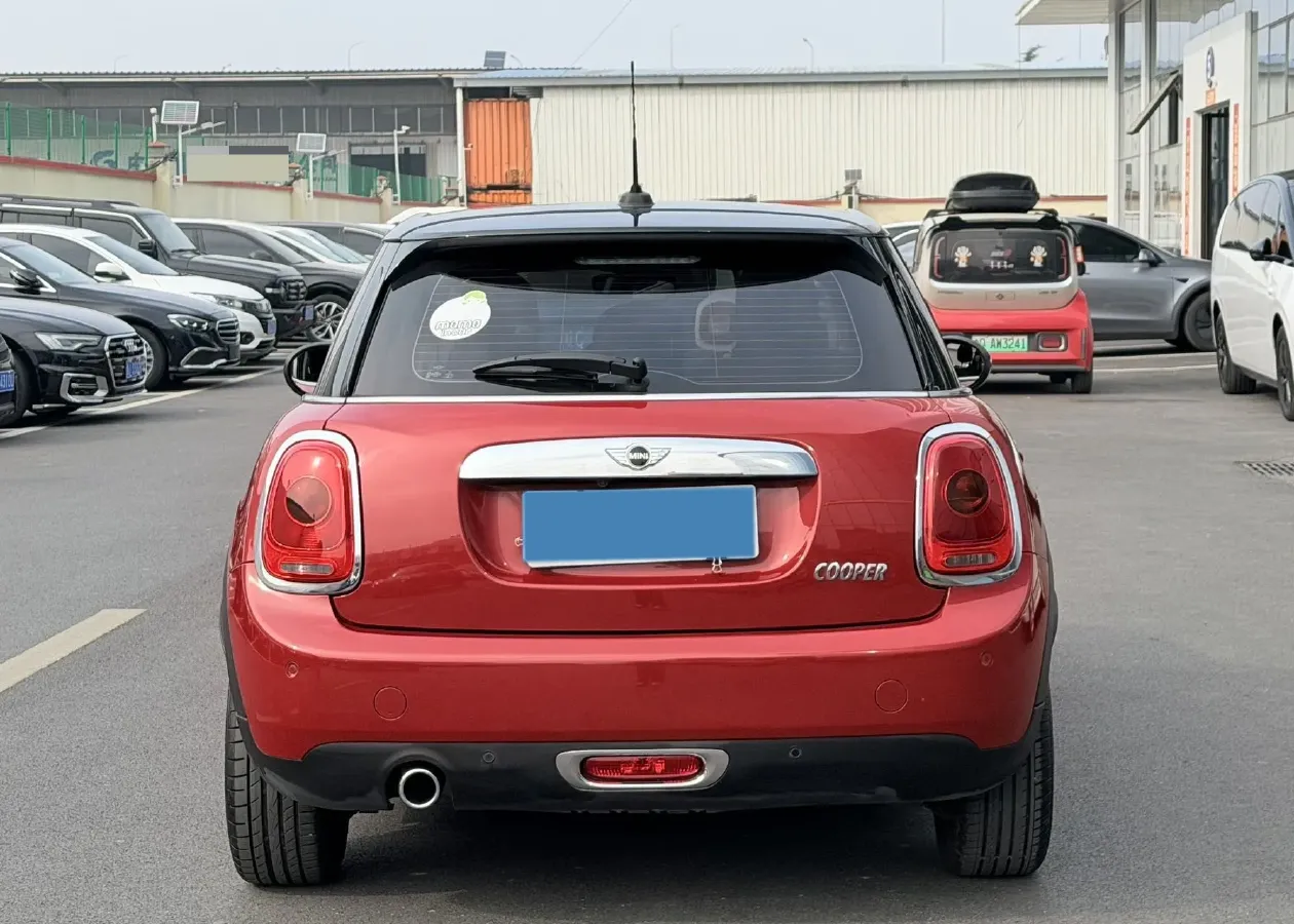 2016 MINI MINI 1.5T 136HP L3 6AT,autocango,china used car exporter,china ev exporter,chinese used car exporter,chinese used ev exporter