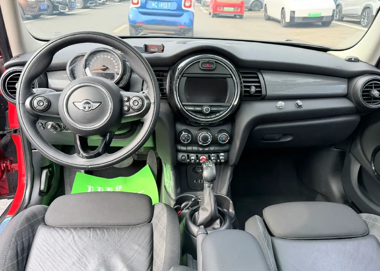 2016 MINI MINI 1.5T 136HP L3 6AT,autocango,china used car exporter,china ev exporter,chinese used car exporter,chinese used ev exporter