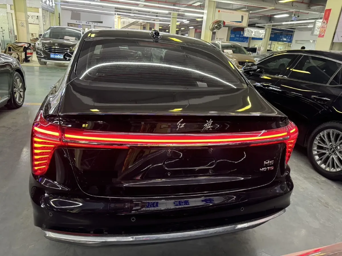 2024 HongQi H5 2.0T 224HP L4 8AT,autocango,china used car exporter,china ev exporter,chinese used car exporter,chinese used ev exporter