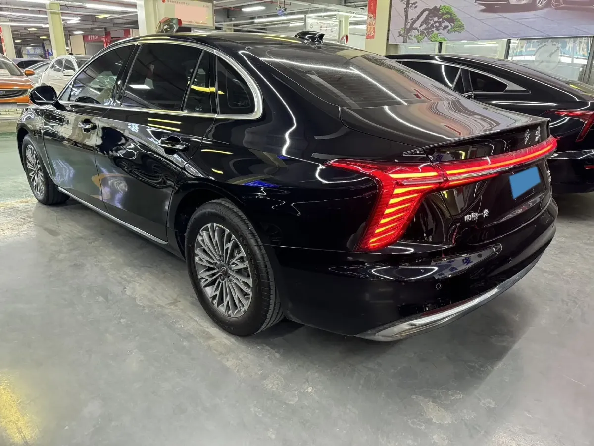 2024 HongQi H5 2.0T 224HP L4 8AT,autocango,china used car exporter,china ev exporter,chinese used car exporter,chinese used ev exporter