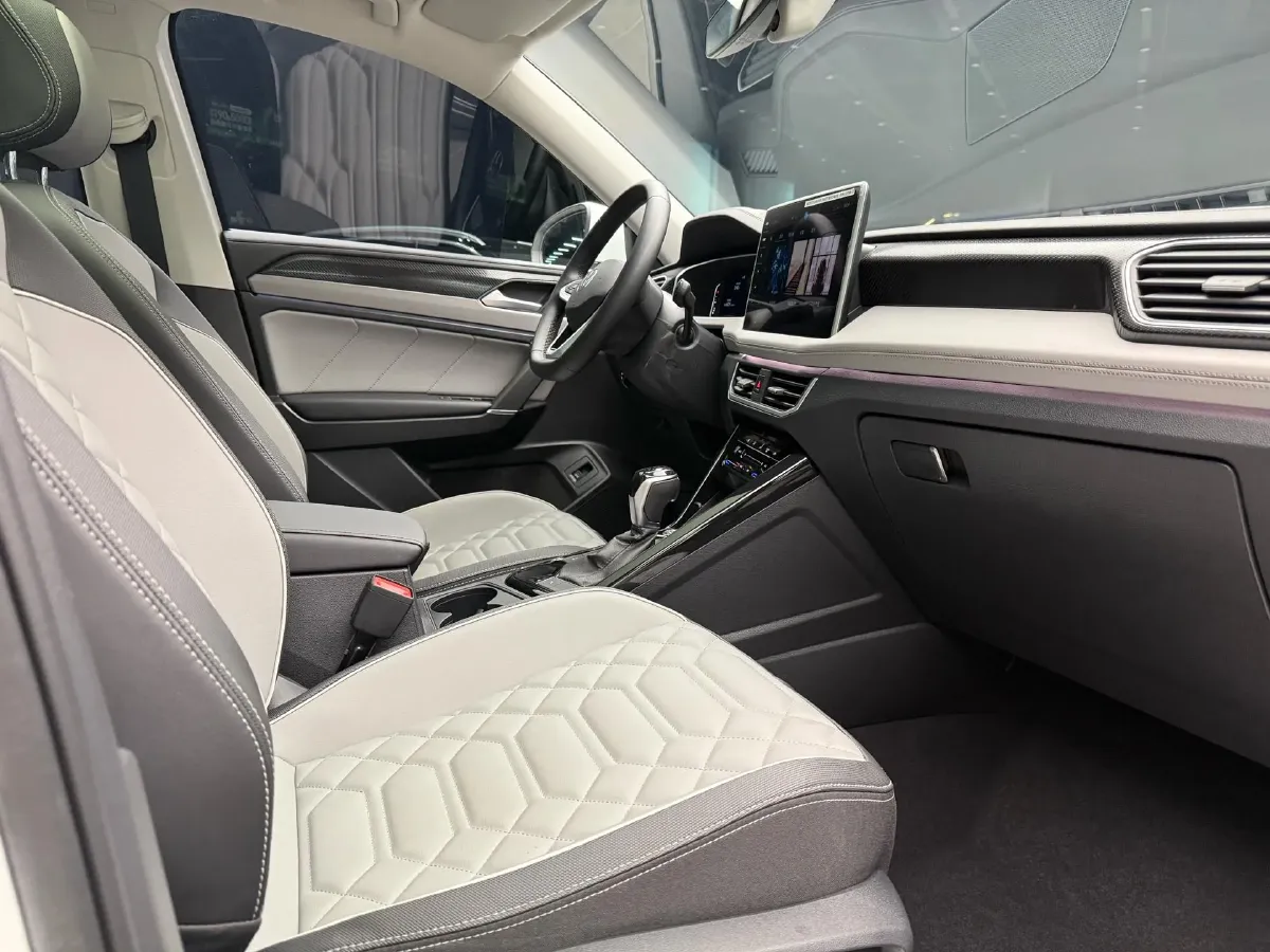 2024 Volkswagen Tayron 2.0T 186HP L4 7DCT,autocango,china used car exporter,china ev exporter,chinese used car exporter,chinese used ev exporter