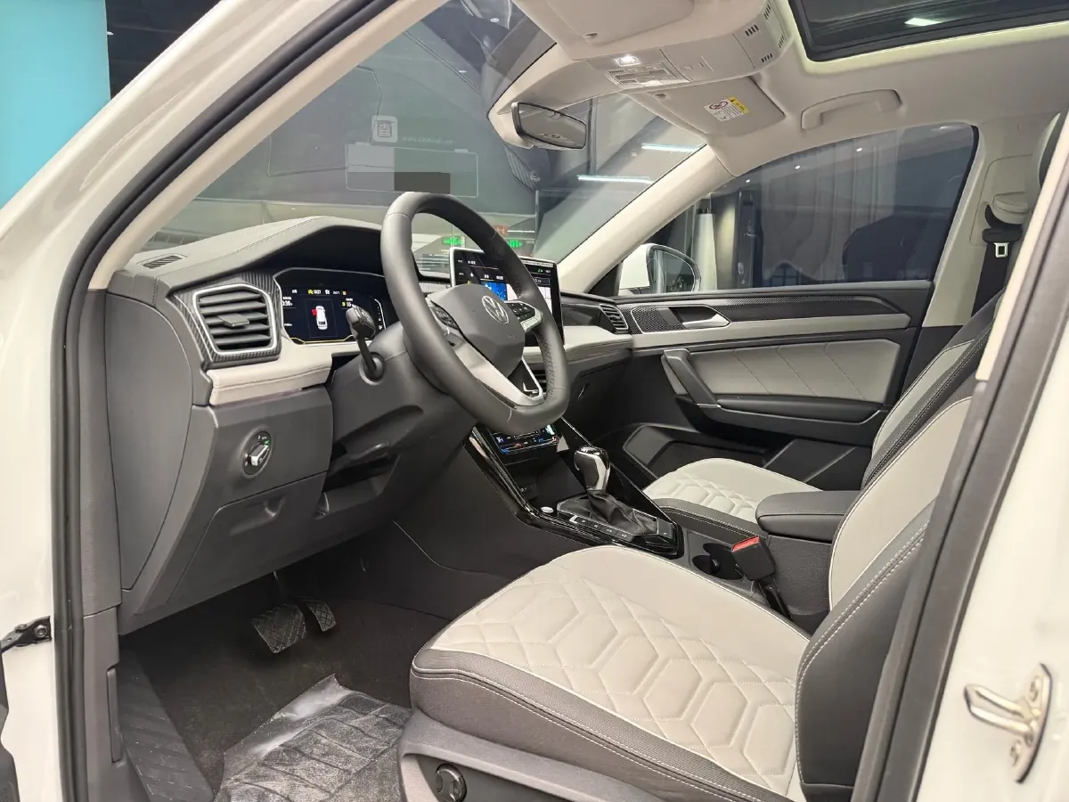 2024 Volkswagen Tayron 2.0T 186HP L4 7DCT,autocango,china used car exporter,china ev exporter,chinese used car exporter,chinese used ev exporter