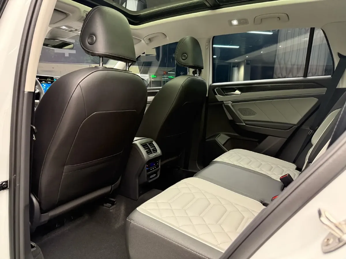 2024 Volkswagen Tayron 2.0T 186HP L4 7DCT,autocango,china used car exporter,china ev exporter,chinese used car exporter,chinese used ev exporter