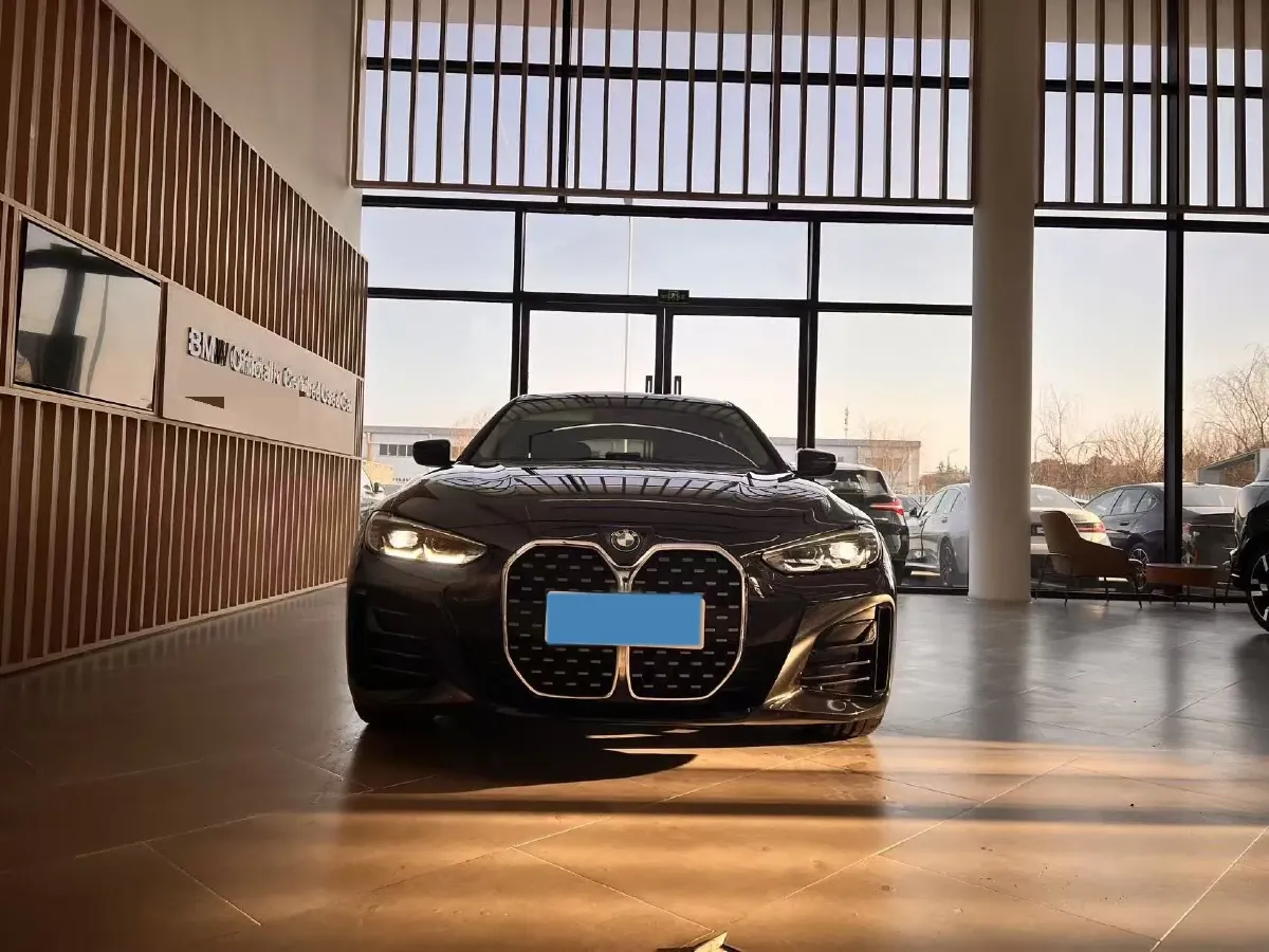 2022 BMW 8 Series 3.0T 333HP L6 8AT,autocango,china used car exporter,china ev exporter,chinese used car exporter,chinese used ev exporter