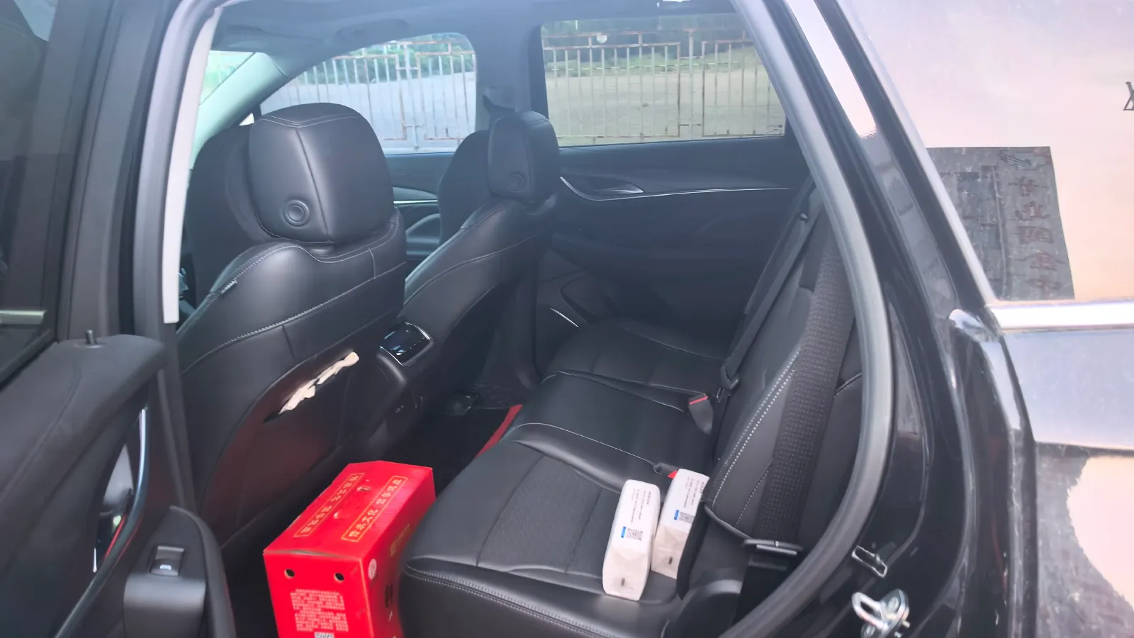 2022 Buick Enclave 2.0T 237HP L4 9AT,autocango,china used car exporter,china ev exporter,chinese used car exporter,chinese used ev exporter