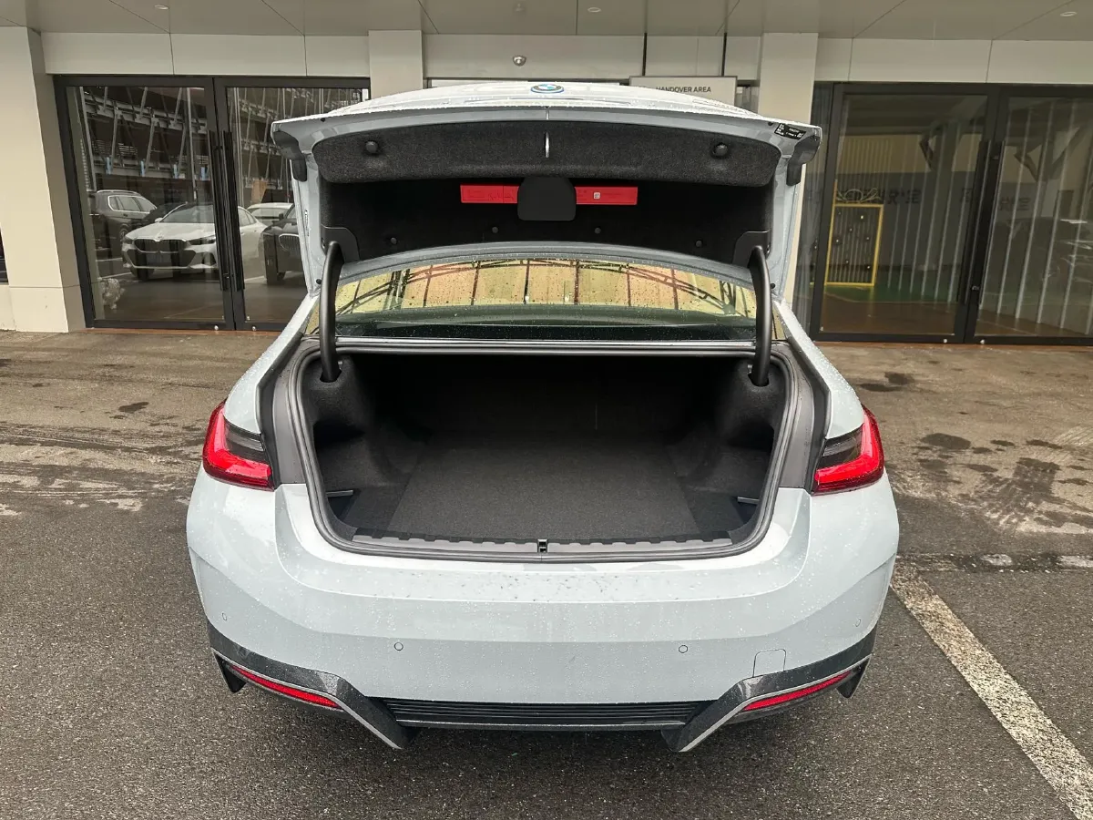 2025 BMW i3 BEV 79.05KWH,autocango,china used car exporter,china ev exporter,chinese used car exporter,chinese used ev exporter