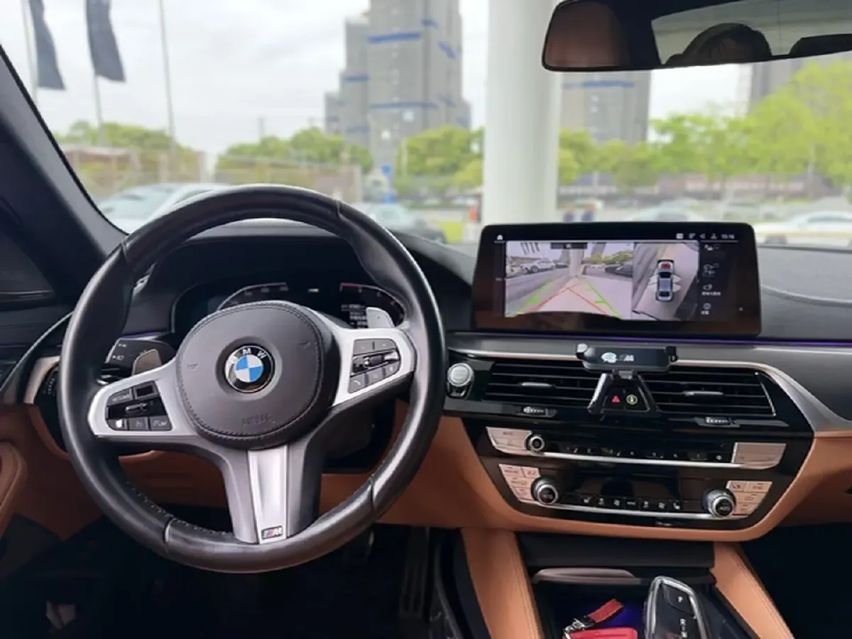 2021 BMW 5 Series 2.0T 252HP L4 8AT,autocango,china used car exporter,china ev exporter,chinese used car exporter,chinese used ev exporter
