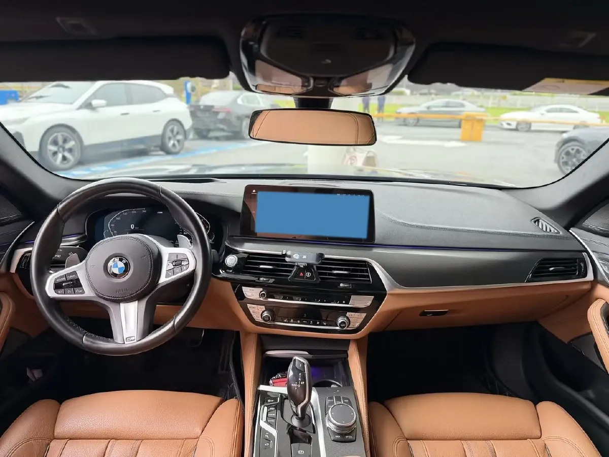 2021 BMW 5 Series 2.0T 252HP L4 8AT,autocango,china used car exporter,china ev exporter,chinese used car exporter,chinese used ev exporter