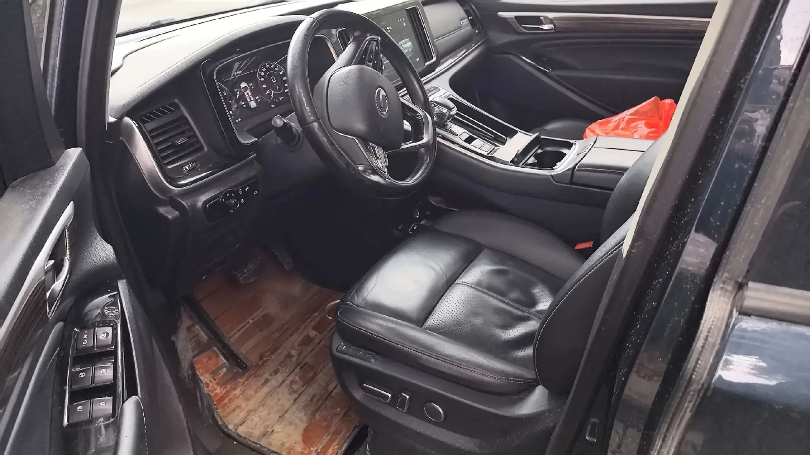 2021 GAC Trumpchi M8 2.0T 252HP L4 8AT,autocango,china used car exporter,china ev exporter,chinese used car exporter,chinese used ev exporter