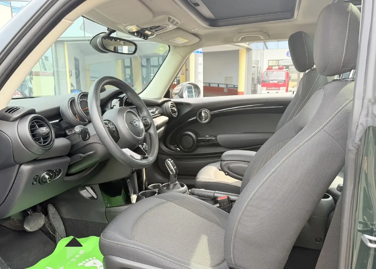 2019 MINI MINI 1.5T 102HP L3 7DCT,autocango,china used car exporter,china ev exporter,chinese used car exporter,chinese used ev exporter