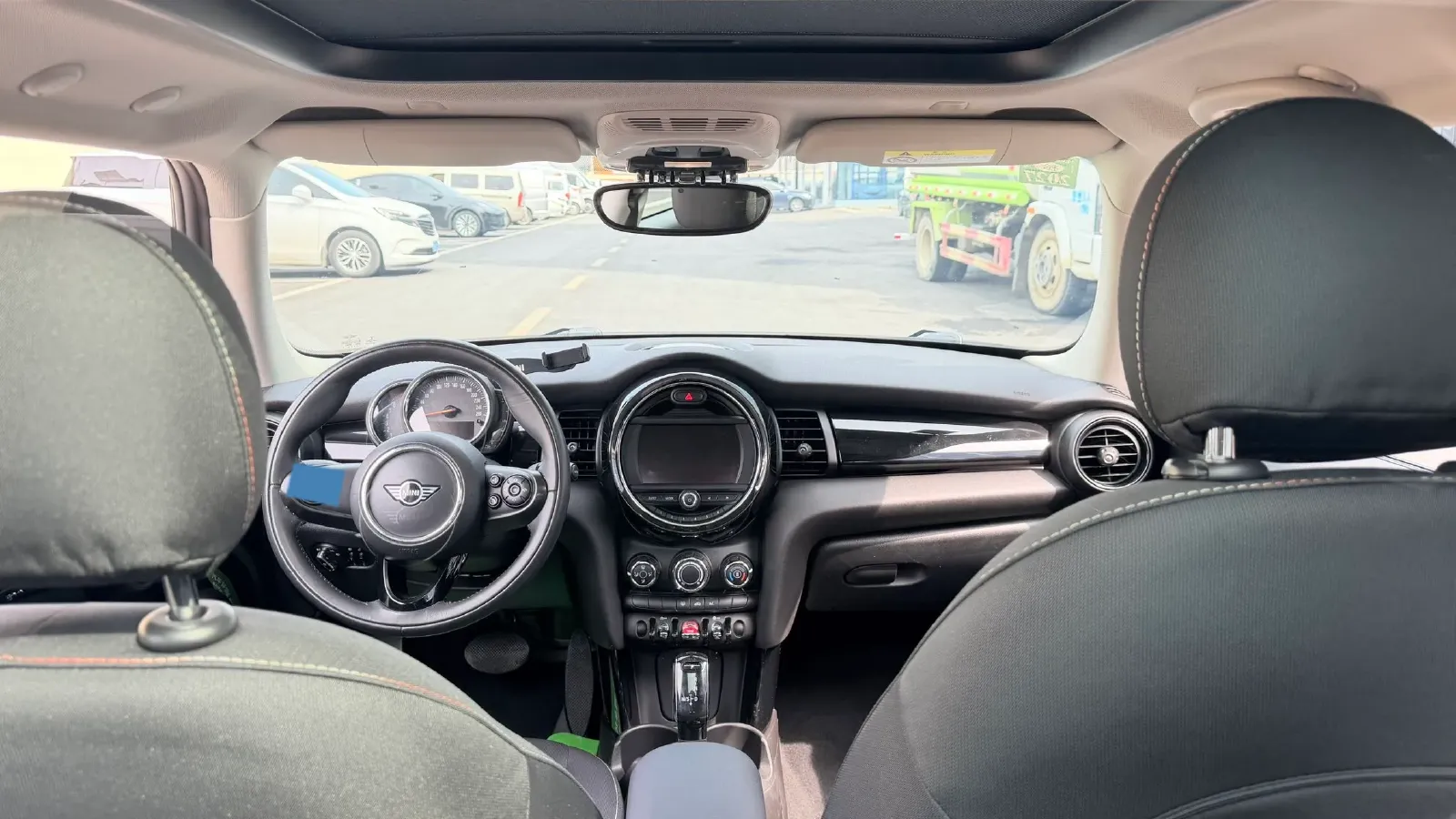 2019 MINI MINI 1.5T 102HP L3 7DCT,autocango,china used car exporter,china ev exporter,chinese used car exporter,chinese used ev exporter