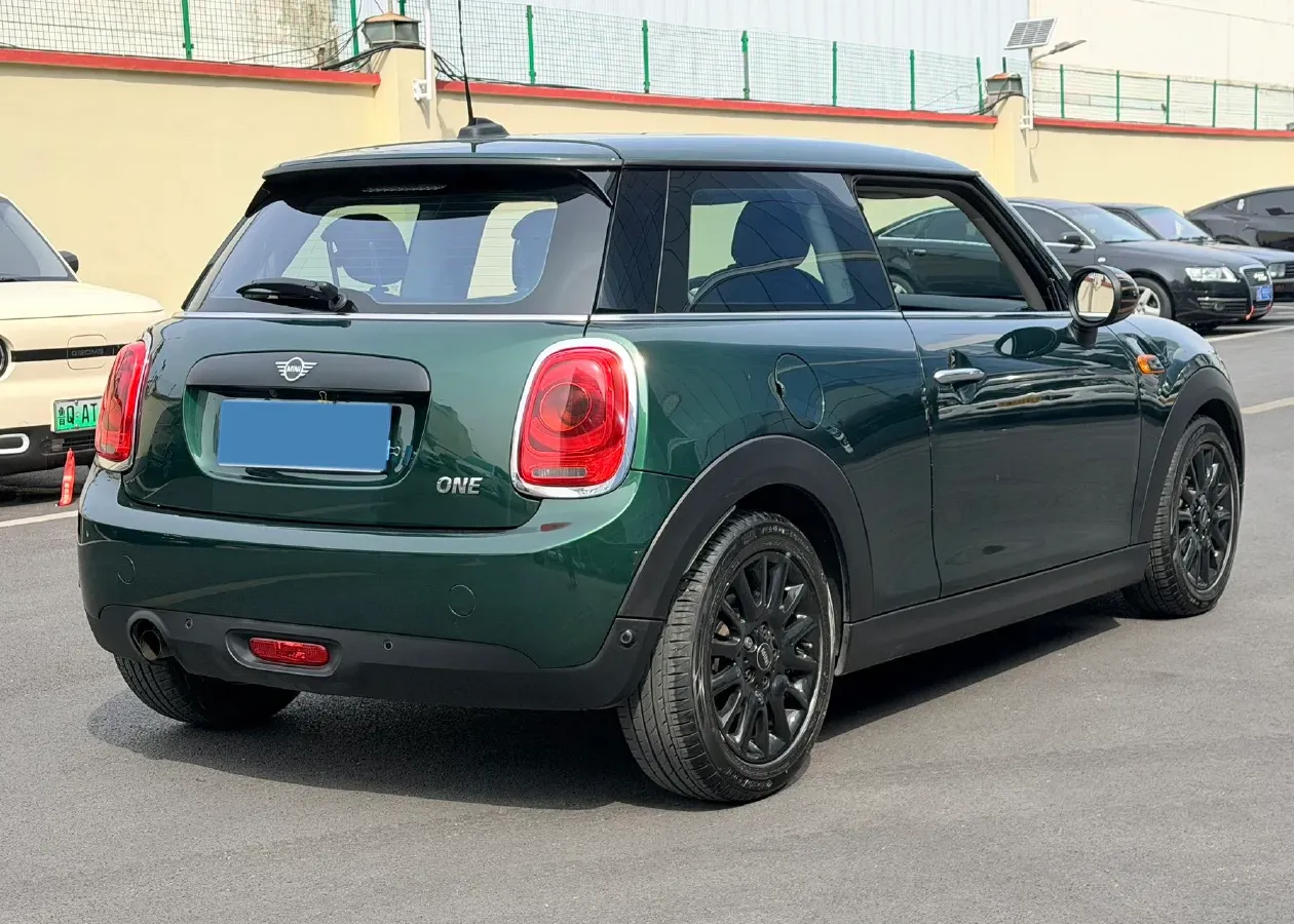 2019 MINI MINI 1.5T 102HP L3 7DCT,autocango,china used car exporter,china ev exporter,chinese used car exporter,chinese used ev exporter