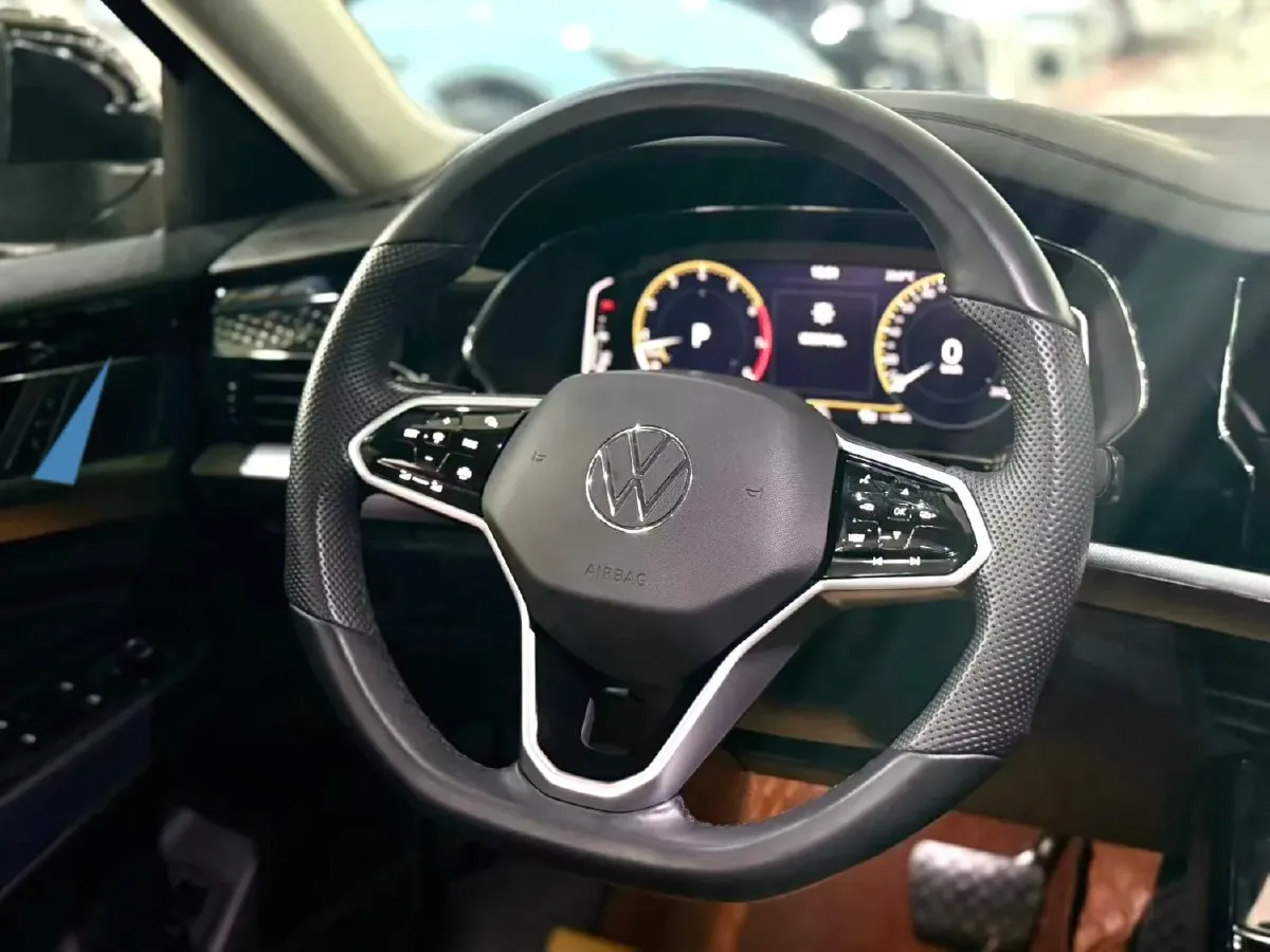 2024 Volkswagen Passat 2.0T 220HP L4 7DCT,autocango,china used car exporter,china ev exporter,chinese used car exporter,chinese used ev exporter